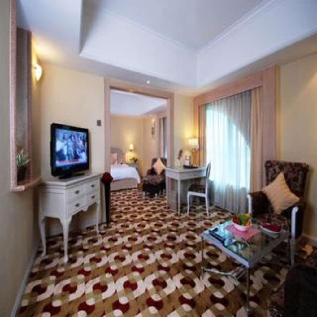 Berjaya Waterfront Hotel Johor Bahru Habitación foto
